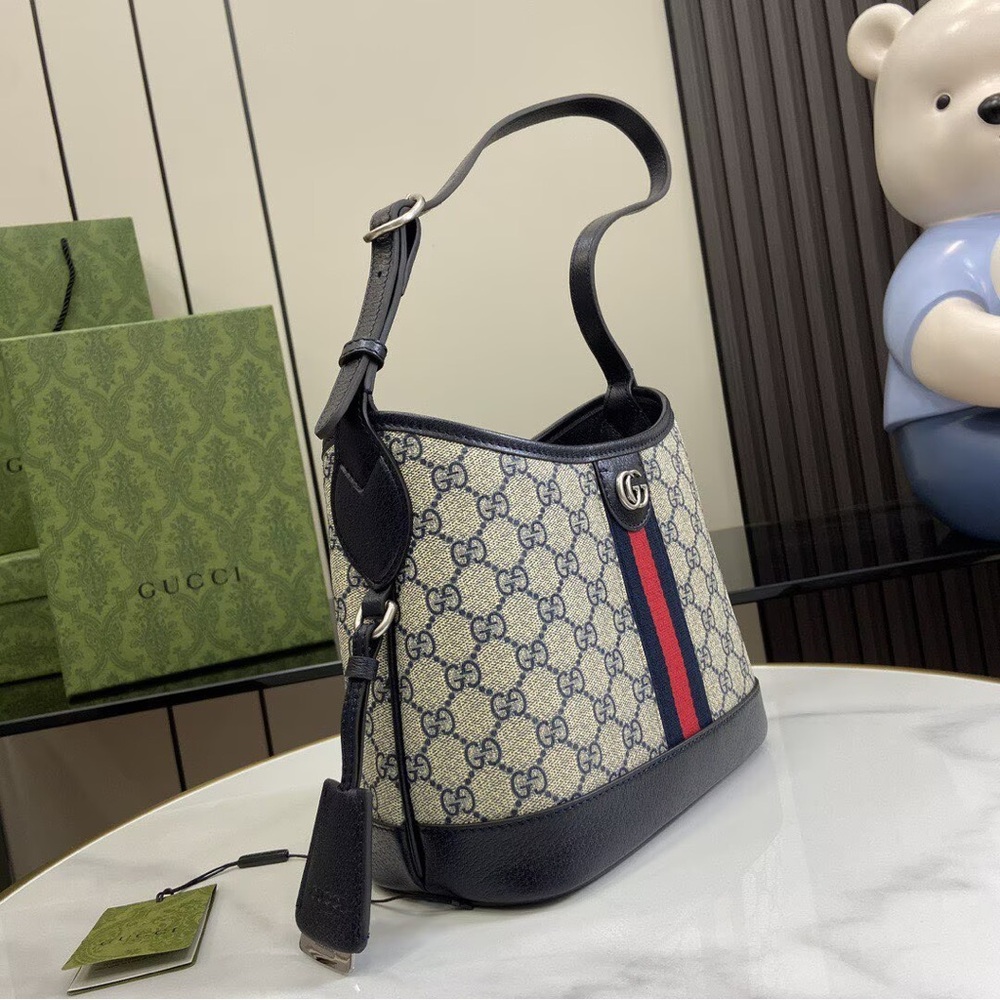 Gucci Boige Monogram Shoulder Bag - Picture 3 of 8